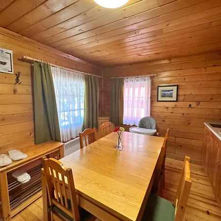 Alpine With Sauna Vila *